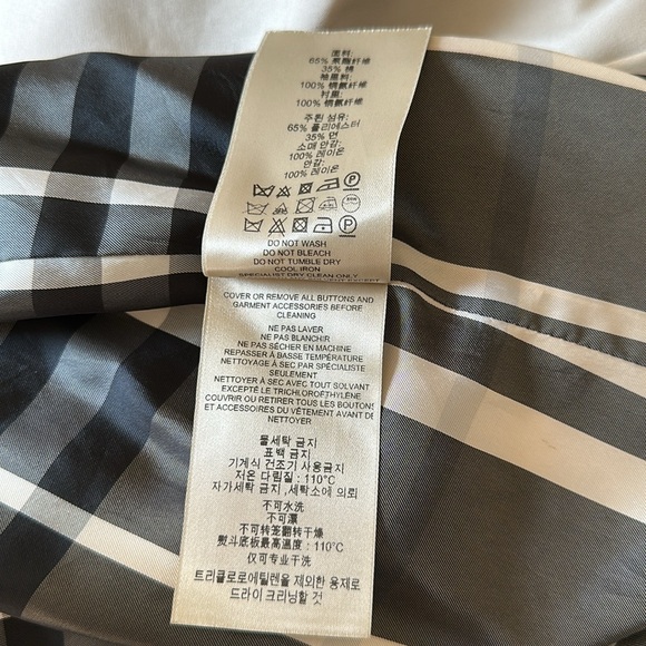 Classic Burberry Trench - Picture 12 of 13